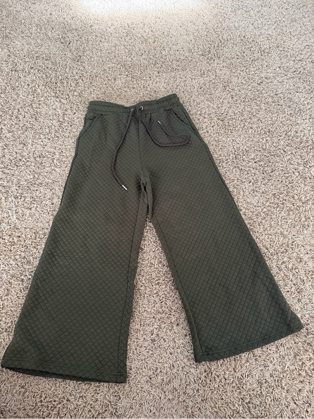 eesome Olive Green Quilted Wide-Leg Joggers